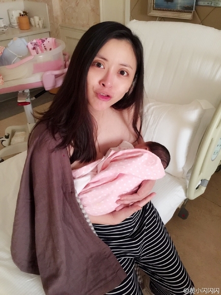 吃别人母乳真人图片