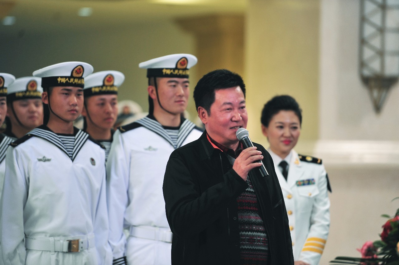 著名導演趙寶剛執導的大型電視連續劇《深海利劍》於青島海軍潛艇學院