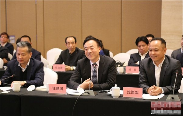 王永康书记对吴一坚说企业发展有什么事都可以找我们