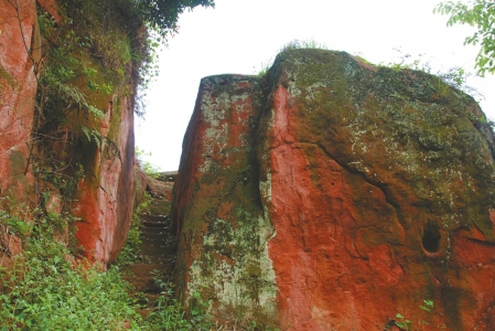 石城山 压住西南半天壁